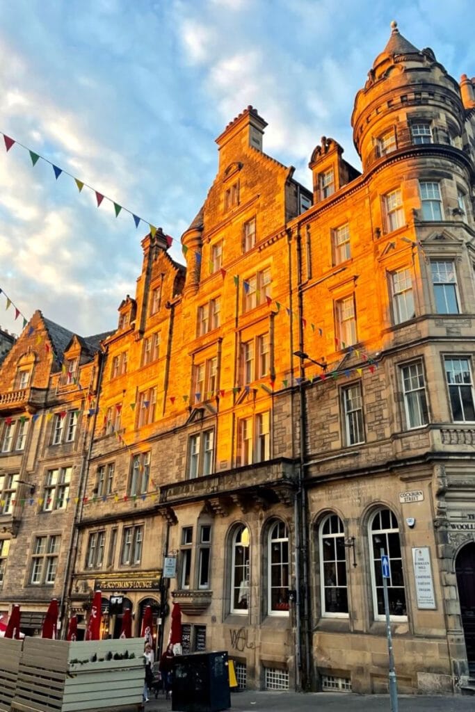 The best place to stay in Edinburgh is the old town.