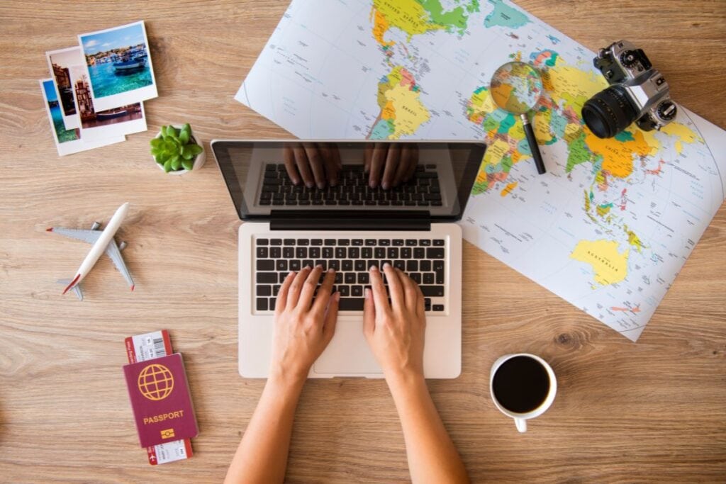 13 travel blogging tips for beginners