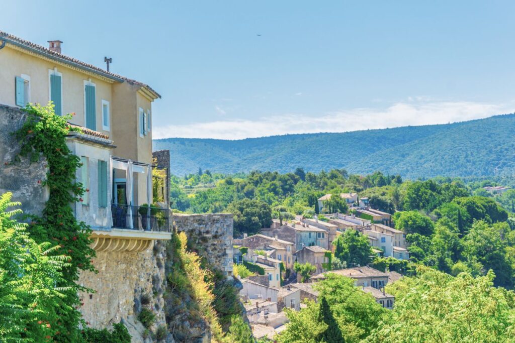 Menerbes is a beautiful village in Provence where the houses seem to be floating out of the treetops. 