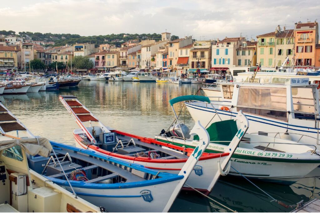 The port of Cassis, where everyone hangs out.