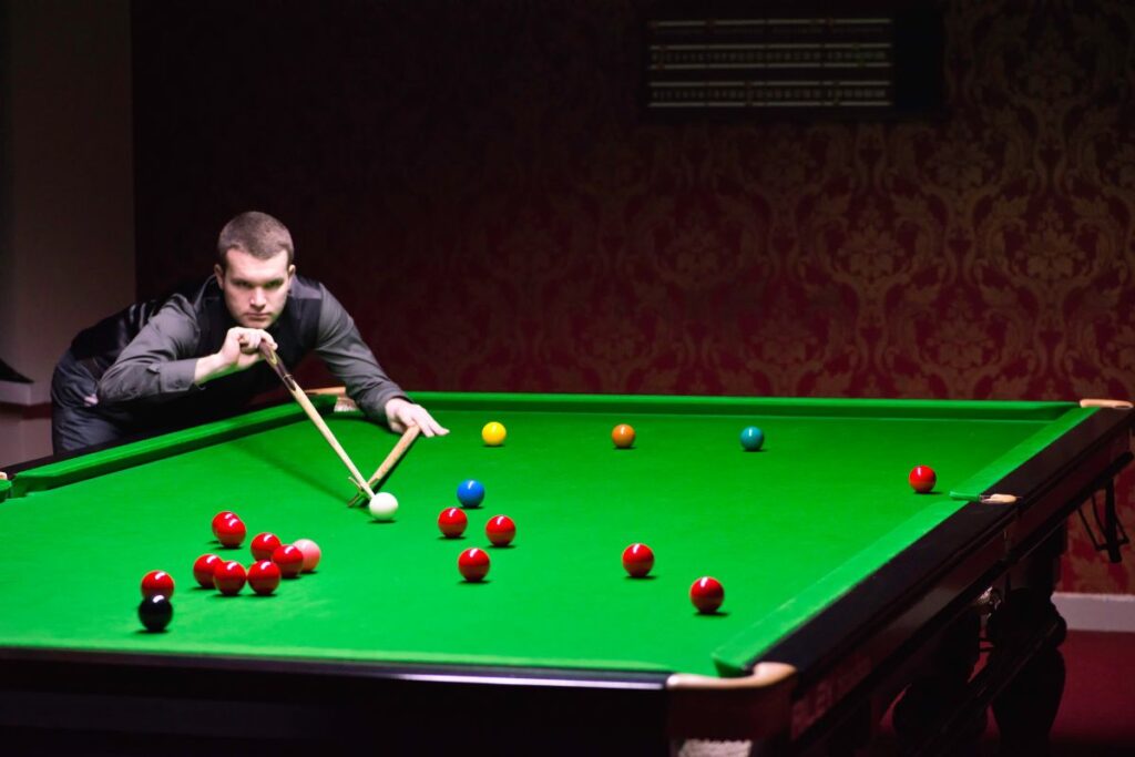 Snooker is one of the most popular sports in England.